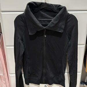 Lululemon full zip funnel neck jacket size 8